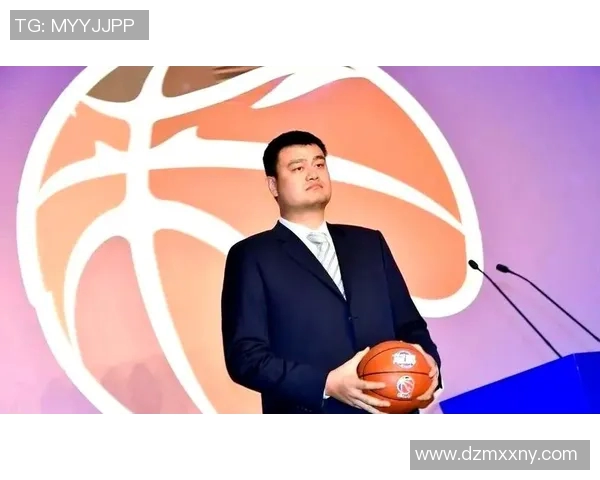 姚明肩膀受伤影响职业生涯前景球迷们对此有何看法和期待