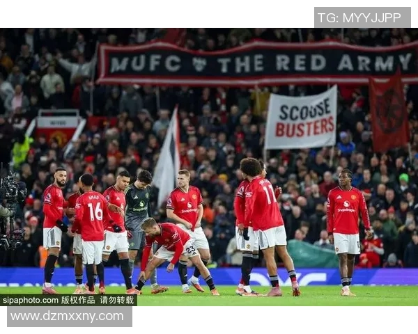 外国足球明星因冲突事件被指控殴打他人引发广泛关注与讨论